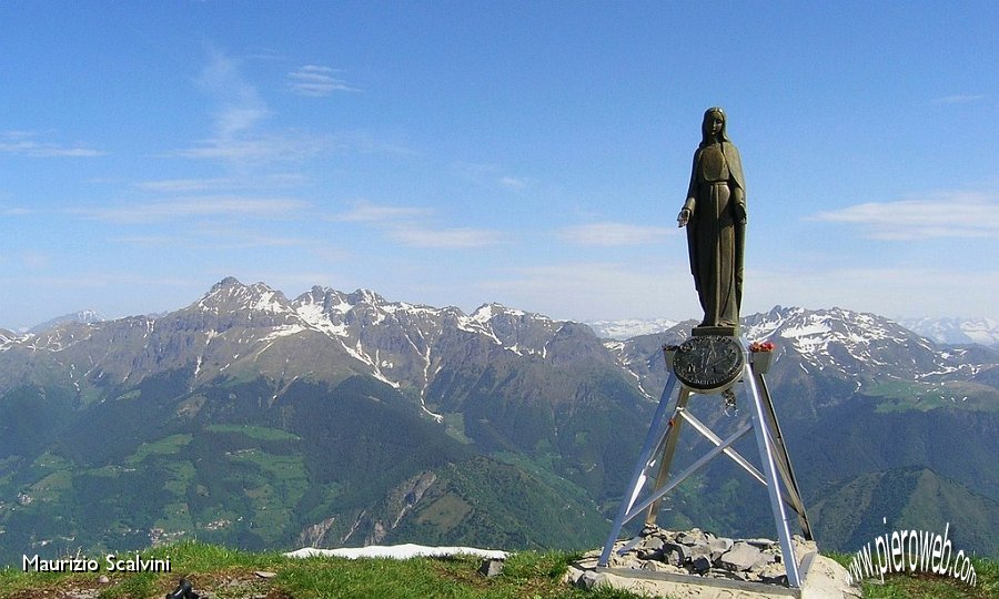 13 La Madonnina del C.E.A. al Pizzo Baciamorti.JPG